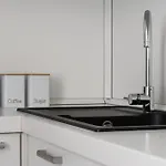 Queen 32 Apartment